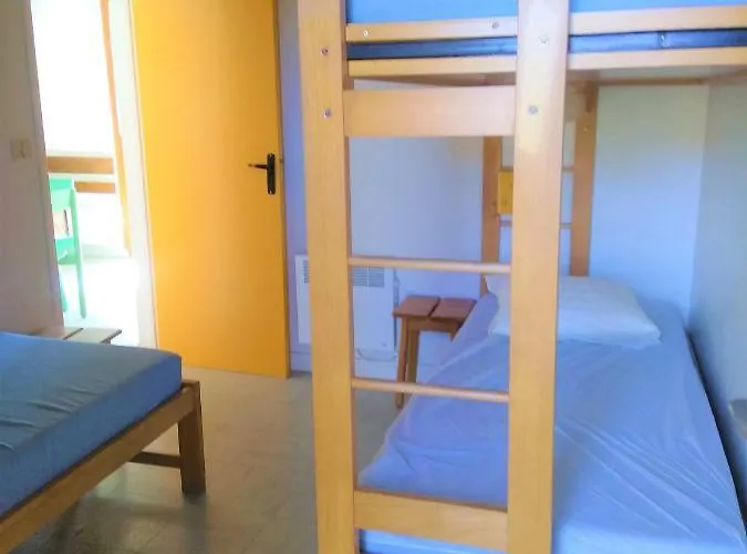 Village Yaloer Feriepark Villefranche-de-Panat