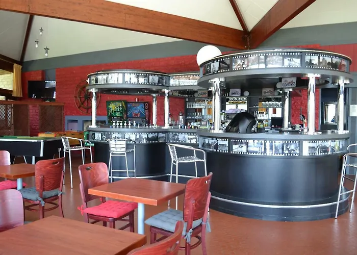 Village Yaloer Feriepark Villefranche-de-Panat