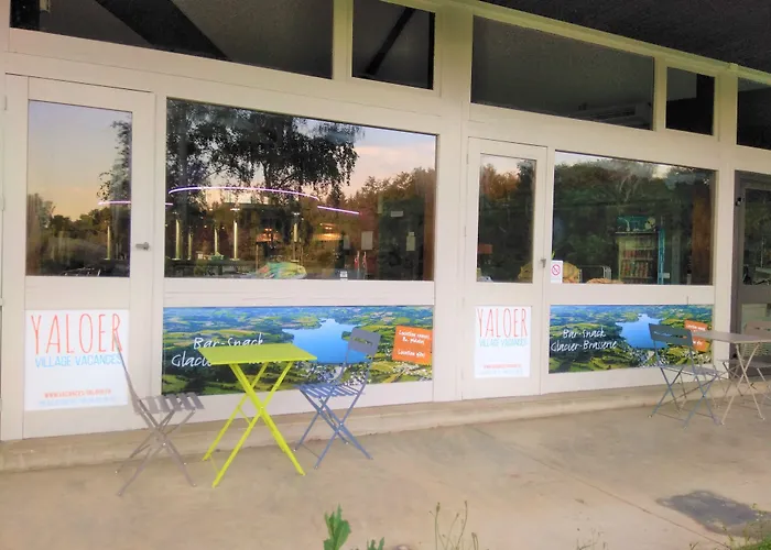 Village Yaloer Villefranche-de-Panat